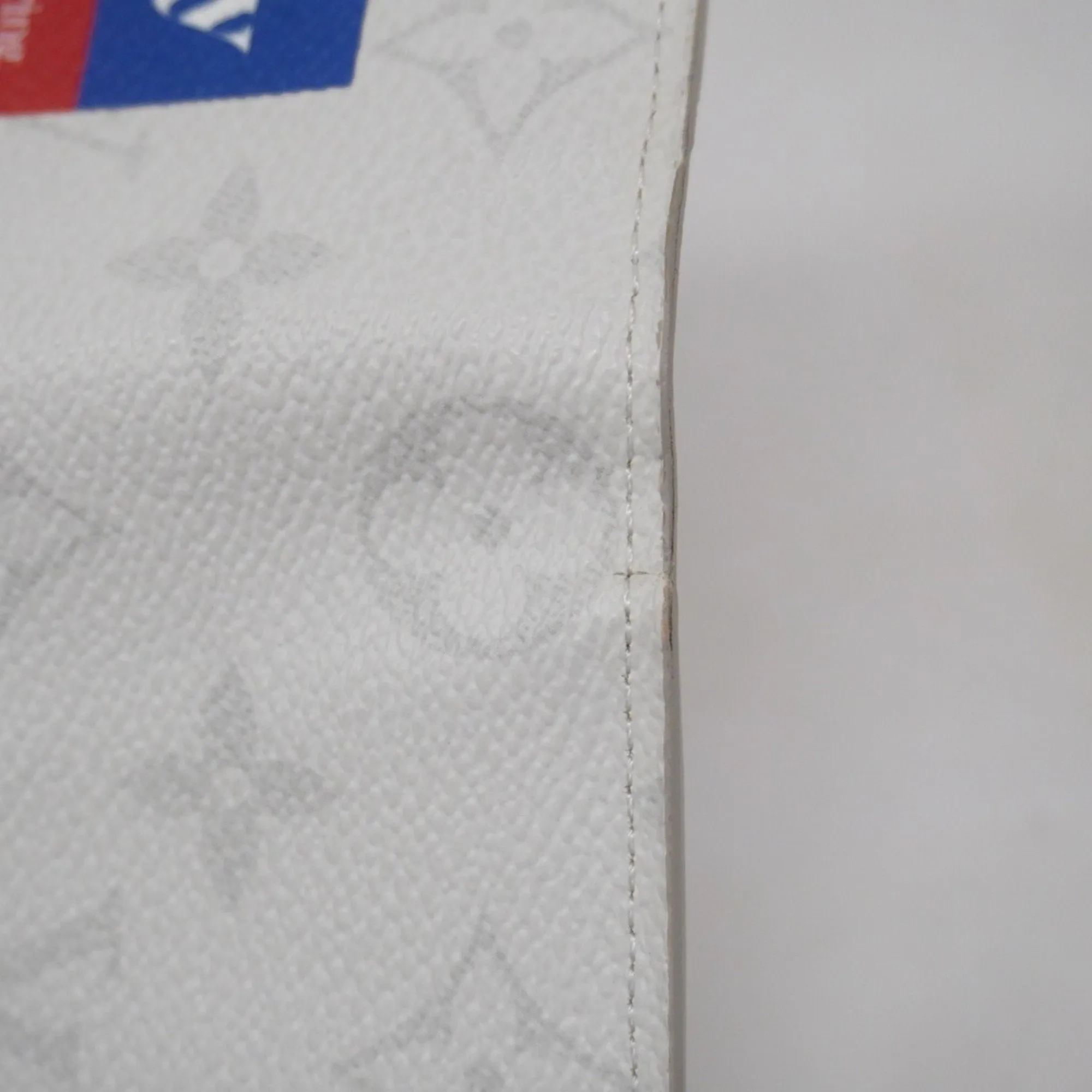 Louis Vuitton Blanc Long Wallet (Bi-Fold) (Pre-Owned)
