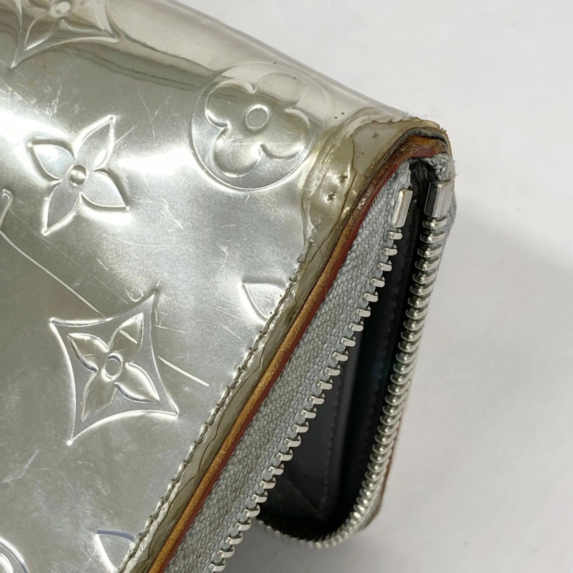 Louis Vuitton Long Wallet (Bi-Fold) (Pre-Owned)
