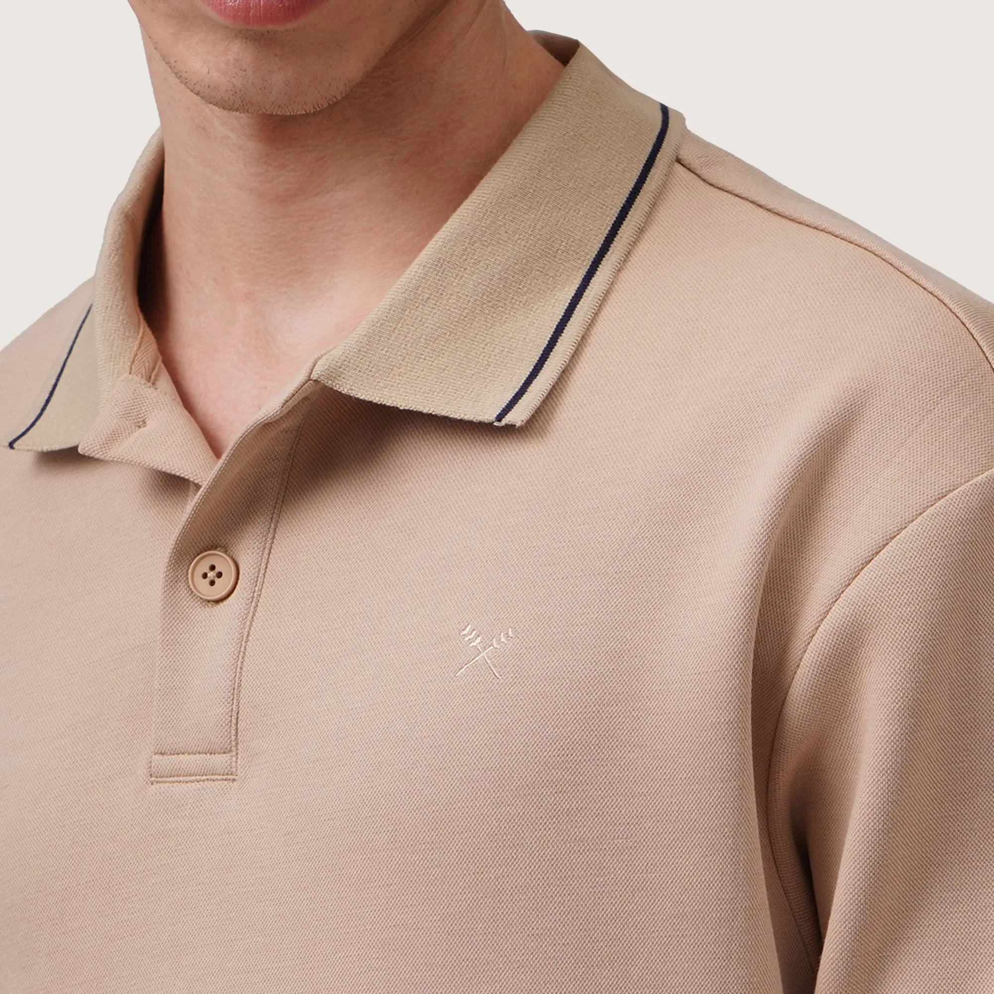 Regatta- Regular Fit Polo Shirt With Contrast Tipping Detail In Honeycomb Pique