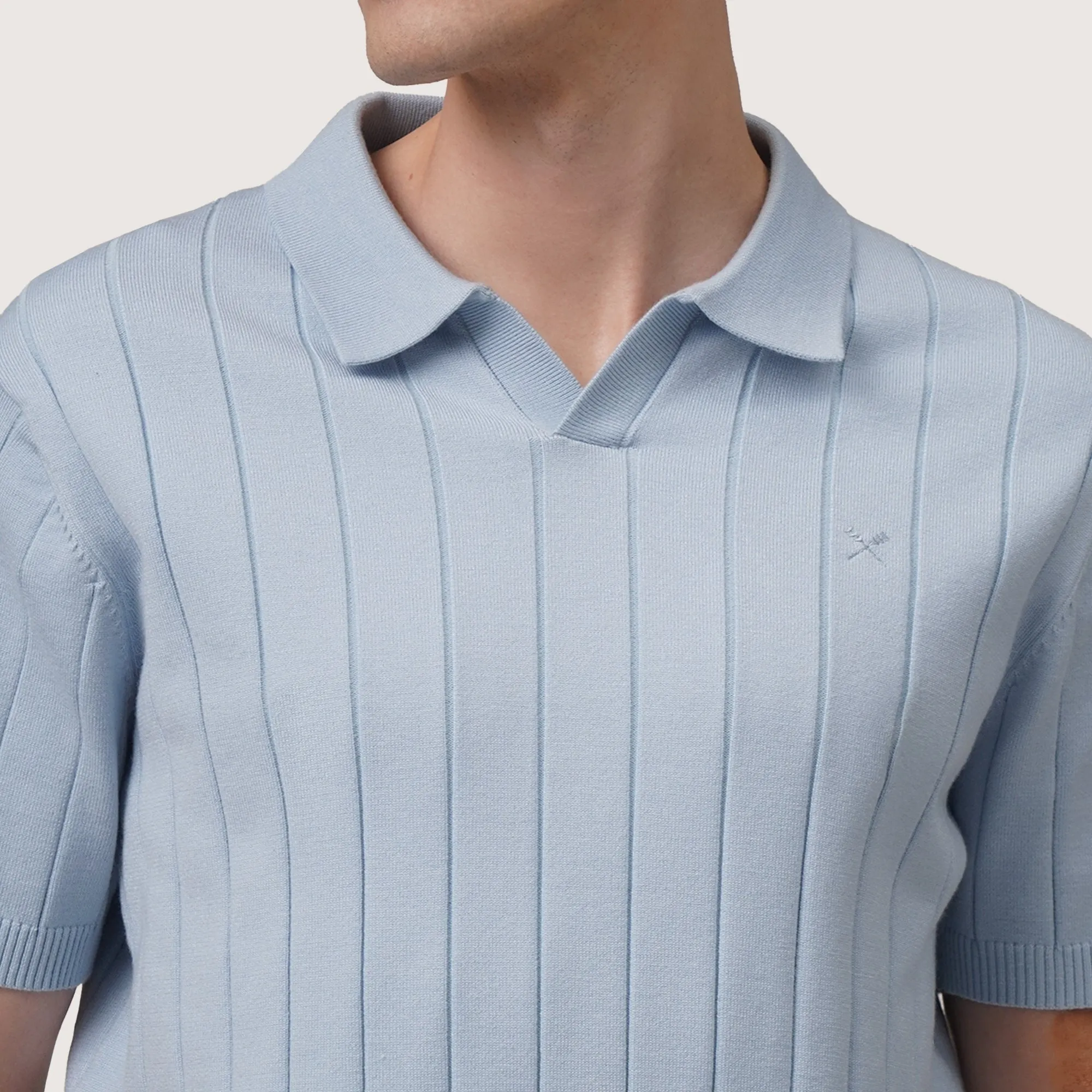Regatta- Regular Fit V-Placket Polo Shirt In Knitted Fabric