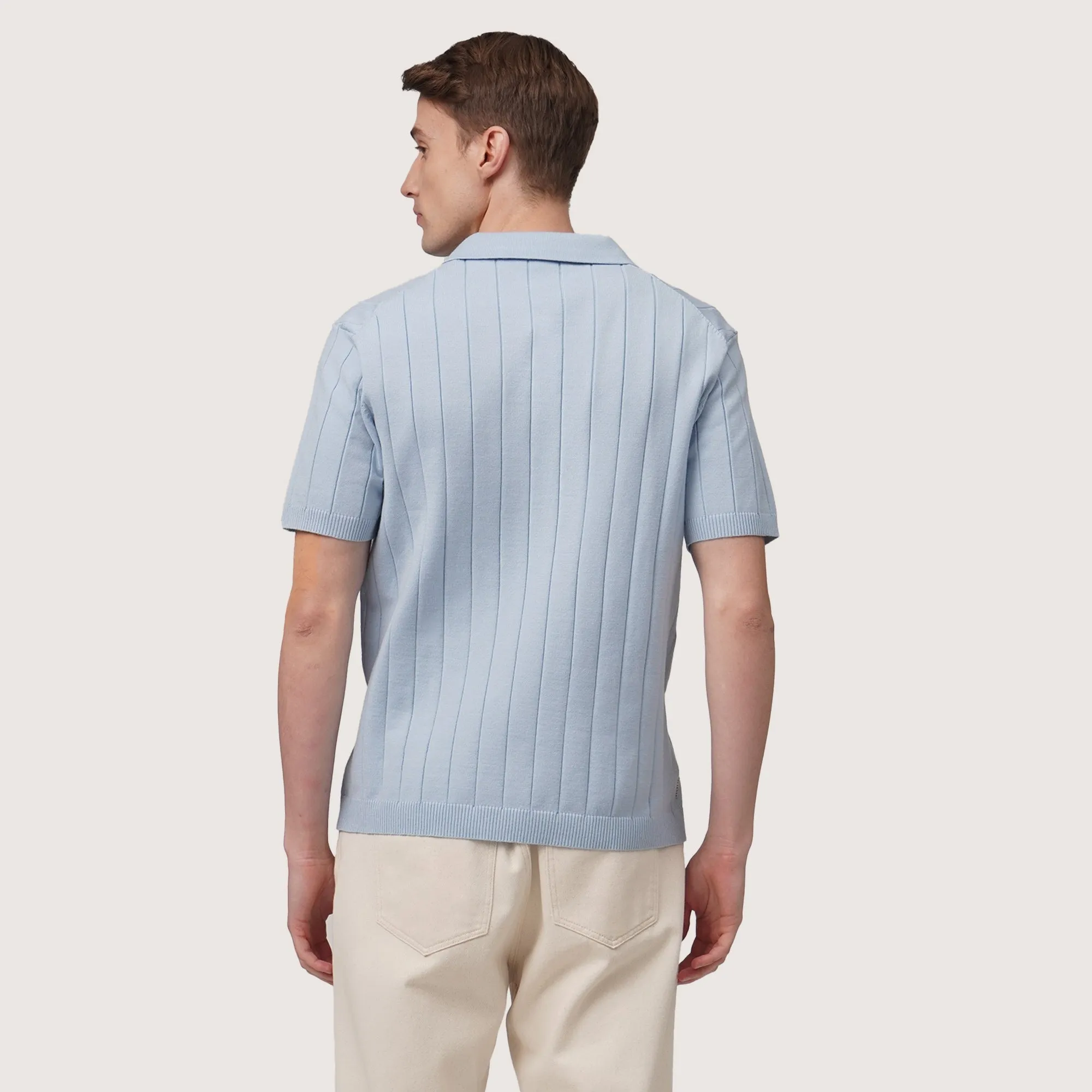 Regatta- Regular Fit V-Placket Polo Shirt In Knitted Fabric