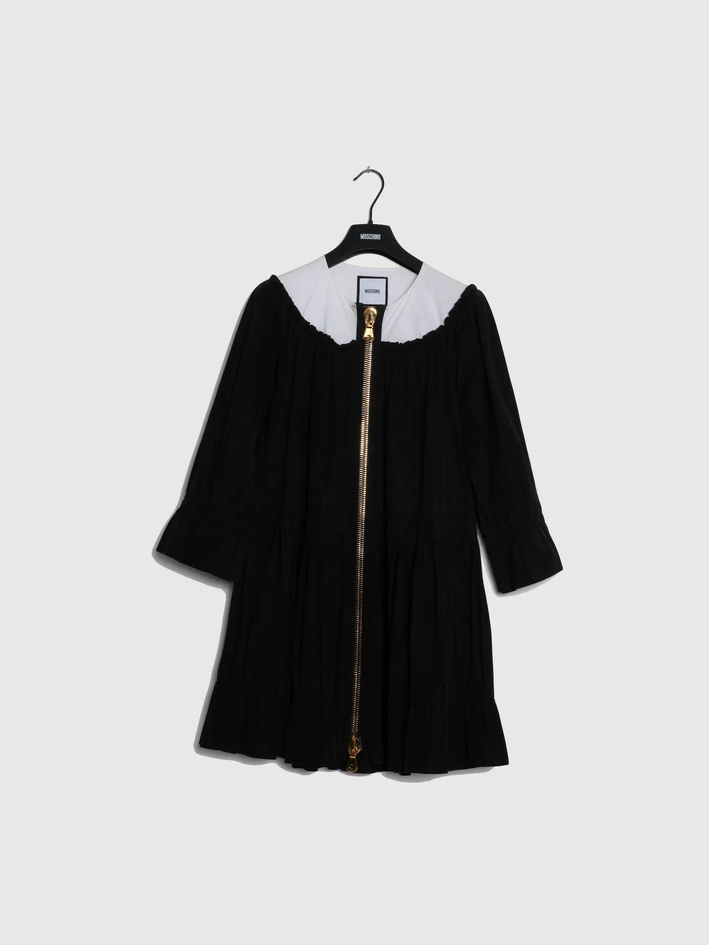 Vestido com Fecho em Preto e Branco